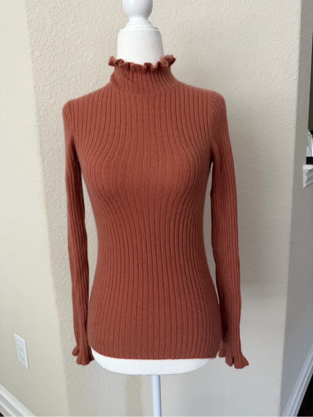 ANTONIO MELANI Ribbed Mock Neck Sweater in Mauve 100% Cashmere